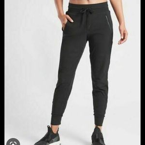 Athleta Trekkie North jogger